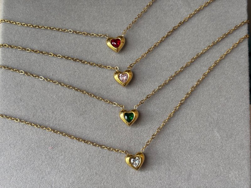 Amore Fermati Necklace Collection