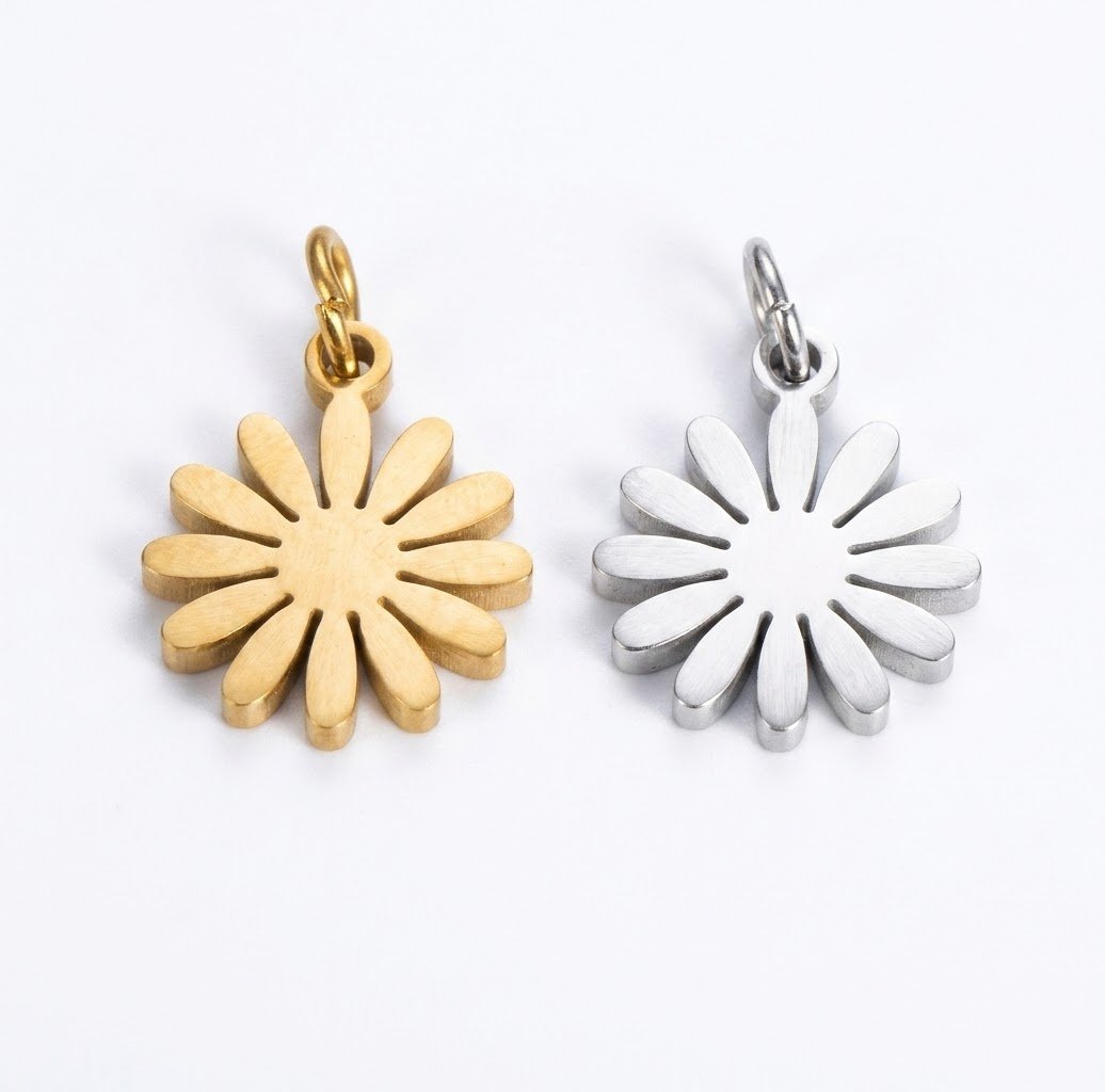 Daisy Charm (stainless steel)
