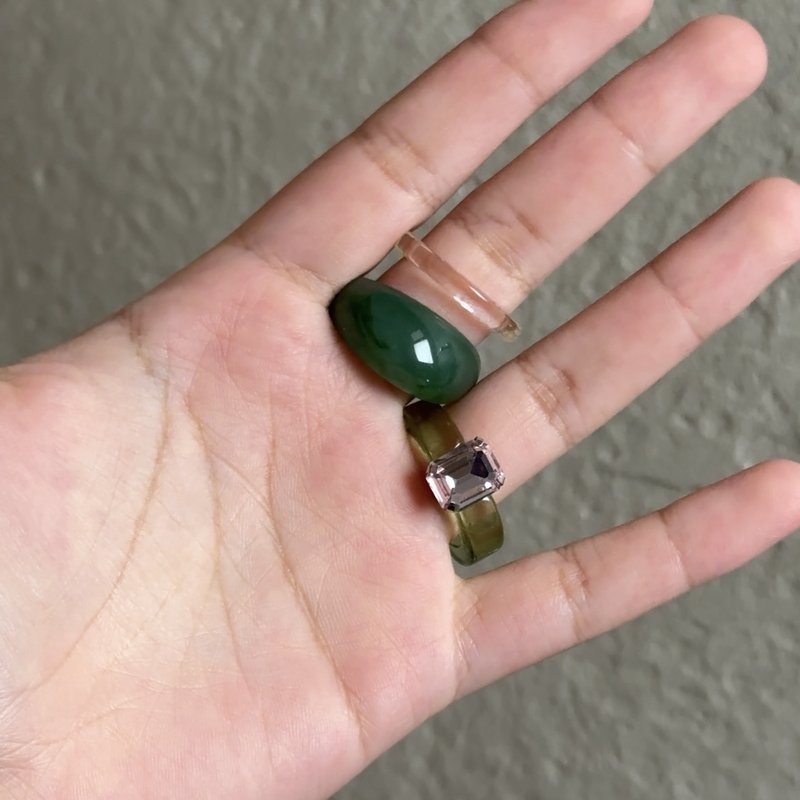 Green Galore Acrylic Rings Set