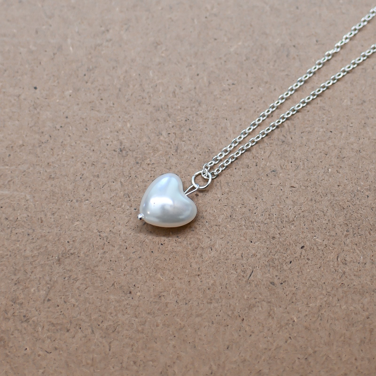 Pearl Heart Necklace (Golden)