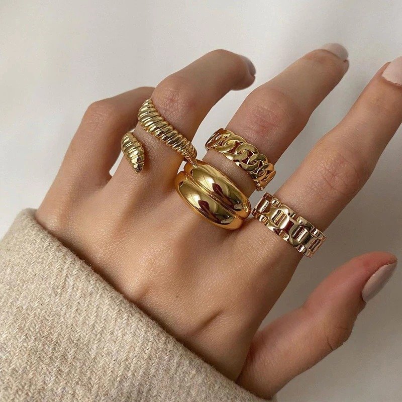 Opulent Rings Set