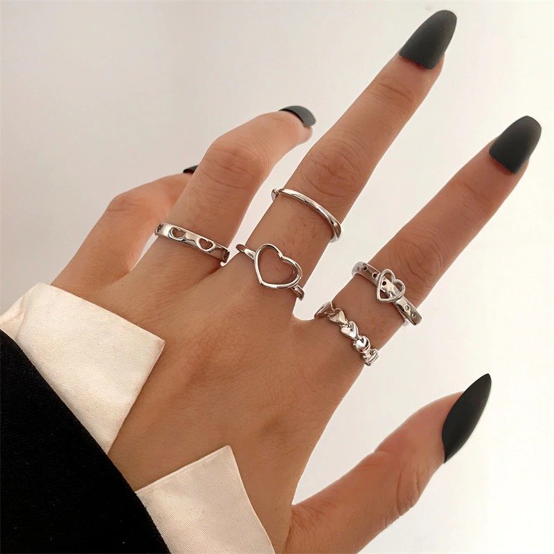 Belted Love Rings Set