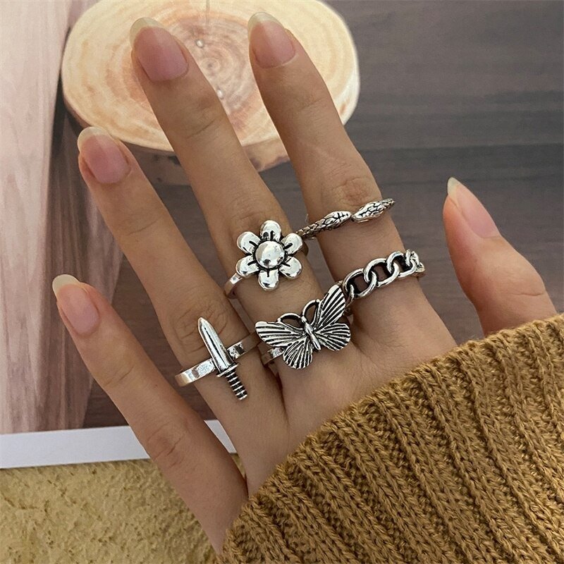 Poisonous Flower Rings Set
